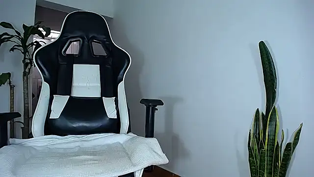 diamond black00 online show from March 20, 2025, 7:35 pm