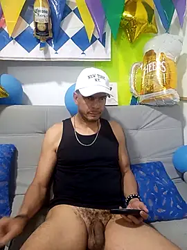 latinmartin73 online show from September 29, 2025, 3:00 am