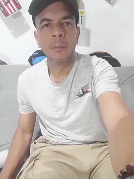 latinmartin73 online show from November 17, 2025, 2:39 am