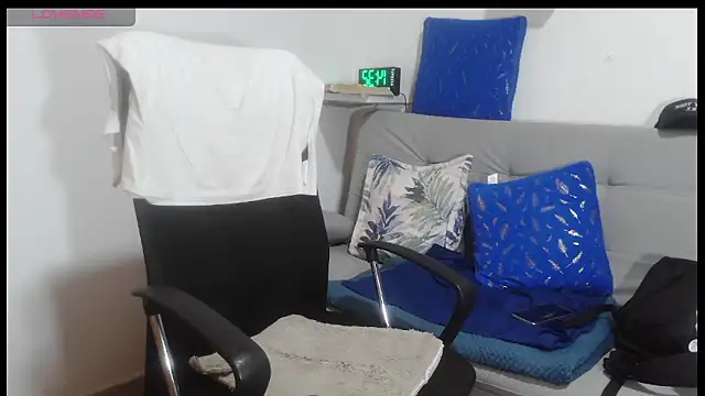 latinmartin73 online show from April 5, 2026, 7:33 pm