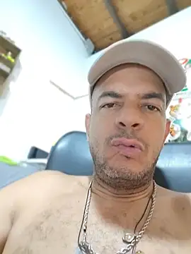 Snapshot of latinmartin73 chatting on June 30, 2026, 4:46 am latinmartin73 online show from June 30, 2026, 4:46 am