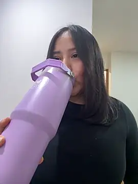 kittyfresita online show from November 14, 2025, 2:32 am