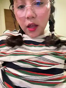 kittyfresita online show from January 7, 2026, 6:27 am