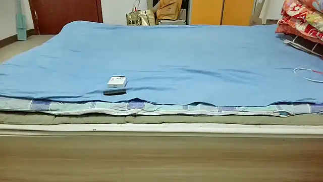 huzi518 online show from October 22, 2025, 10:37 am