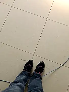 huzi518 online show from October 24, 2025, 2:19 am