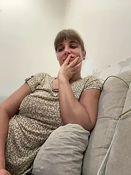 jennifer11772 online show from April 18, 2026, 7:07 pm