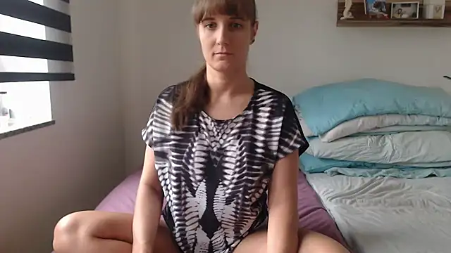 jennifer11772 online show from May 13, 2026, 10:34 am