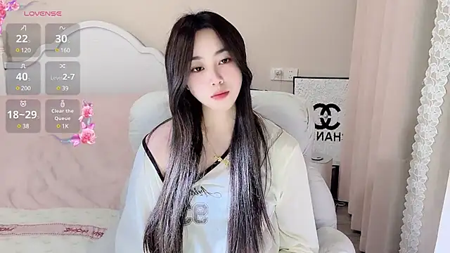 Caitlyn   online show from March 4, 2025, 2:32 pm