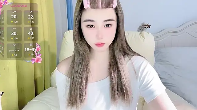 Snapshot of Caitlyn__ chatting on June 9, 2026, 12:39 pm Caitlyn online show from June 9, 2026, 12:39 pm