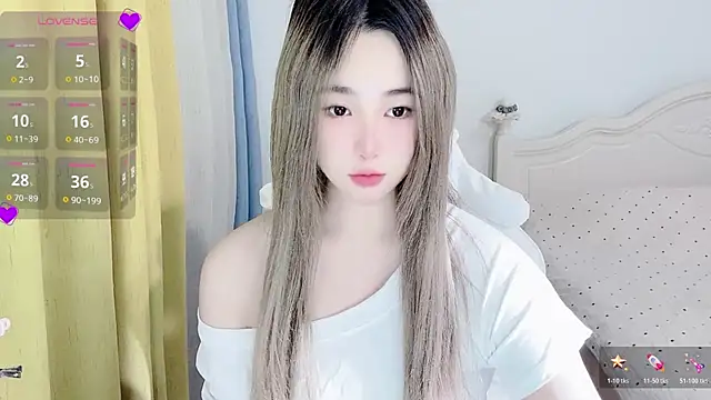 Snapshot of Caitlyn__ chatting on July 23, 2026, 9:24 pm Caitlyn online show from July 23, 2026, 9:24 pm