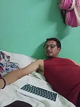 Andresguz35 online show from December 18, 2025, 5:46 am