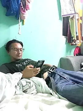 Andresguz35 online show from February 28, 2026, 3:18 am