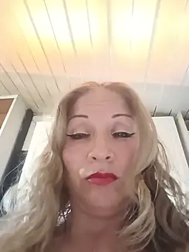 Snapshot of Fenix_528 chatting on June 14, 2026, 5:59 pm Fenix 528 online show from June 14, 2026, 5:59 pm