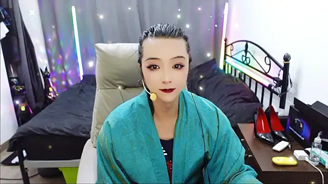 CarlClaus online show from July 17, 2026, 8:54 am