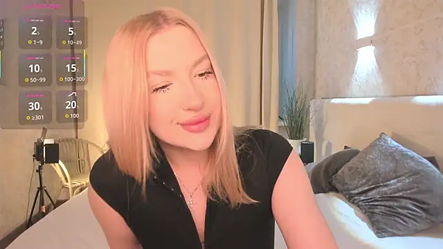 Emma  Leee online show from March 30, 2026, 1:06 am