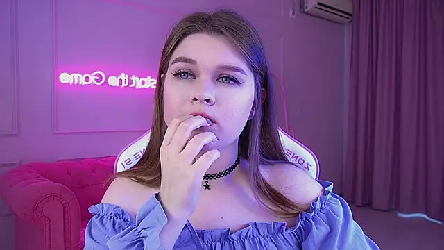 CrystalLyons online show from March 15, 2025, 12:34 pm