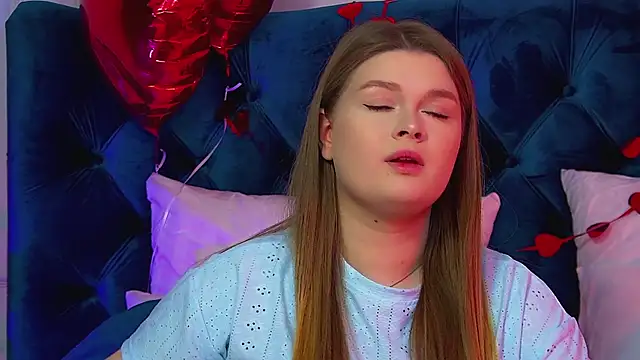 CrystalLyons online show from February 12, 2026, 6:08 am