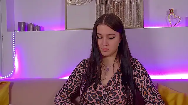 ChristinaMilton online show from March 8, 2025, 4:01 am