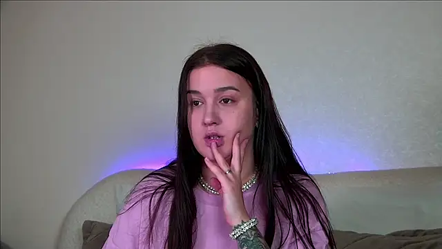 ChristinaMilton online show from October 21, 2025, 6:19 pm