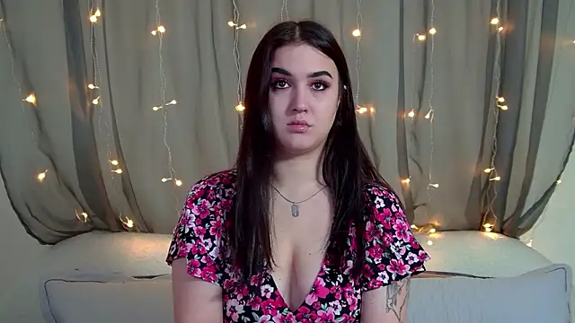 ChristinaMilton online show from November 10, 2025, 6:40 pm