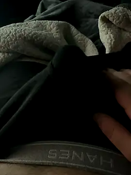 jrizz215 online show from November 4, 2025, 9:47 pm