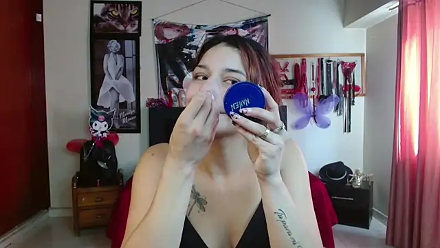 Snapshot of Marilynselxoveanalhard chatting on May 8, 2026, 1:49 pm Marilynselxoveanalhard online show from May 8, 2026, 1:49 pm
