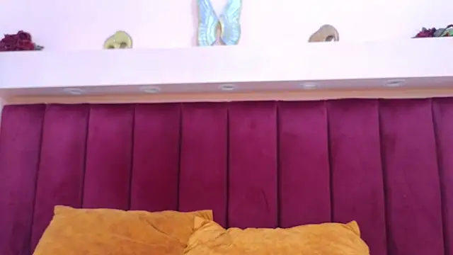 JESSYCORTES online show from January 15, 2025, 11:51 pm