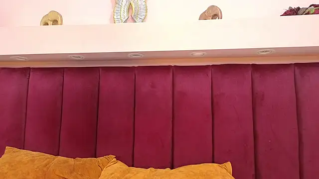 JESSYCORTES online show from January 16, 2025, 12:53 pm