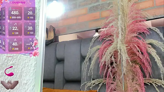 JESSYCORTES online show from February 18, 2026, 10:28 pm