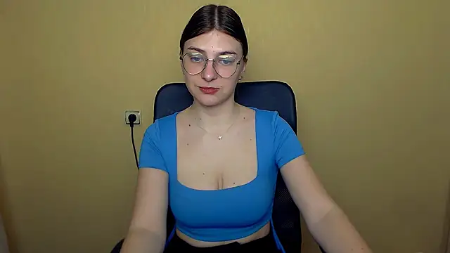 Luna Lush  online show from December 19, 2025, 10:11 am