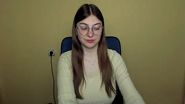 Luna Lush  online show from April 28, 2026, 8:41 am