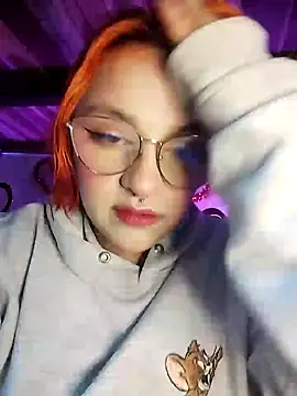 SophiaWeestt99 online show from February 12, 2025, 1:30 am