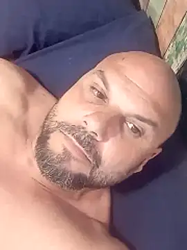 Snapshot of Javierchico chatting on May 15, 2026, 9:44 pm Javierchico online show from May 15, 2026, 9:44 pm