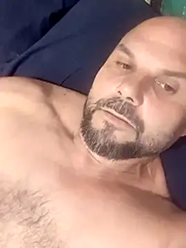 Snapshot of Javierchico chatting on May 25, 2026, 8:15 pm Javierchico online show from May 25, 2026, 8:15 pm