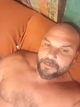 Snapshot of Javierchico chatting on June 10, 2026, 5:07 am Javierchico online show from June 10, 2026, 5:07 am
