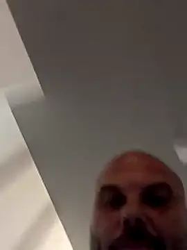 Snapshot of Javierchico chatting on June 11, 2026, 4:38 pm Javierchico online show from June 11, 2026, 4:38 pm