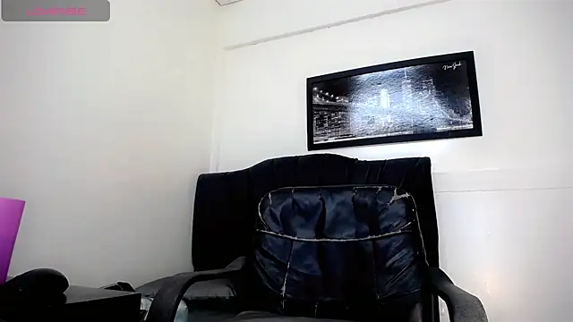 Diosiris Riannys online show from October 24, 2025, 7:10 pm