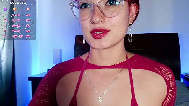 Snapshot of luccycollins_ chatting on June 4, 2026, 2:34 pm luccycollins online show from June 4, 2026, 2:34 pm