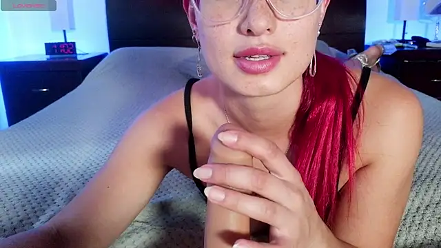 Snapshot of luccycollins_ chatting on June 6, 2026, 4:01 pm luccycollins online show from June 6, 2026, 4:01 pm