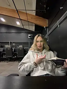 M1ssyk1ssy online show from March 22, 2026, 6:22 pm