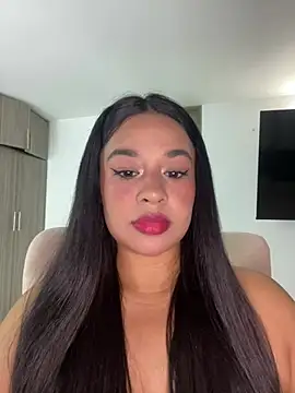Snapshot of Aitana98_ chatting on May 26, 2026, 1:23 am Aitana98 online show from May 26, 2026, 1:23 am