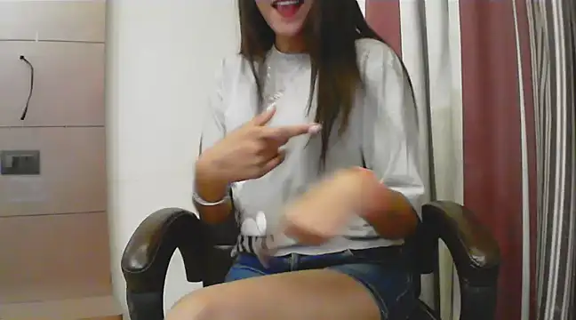 Snapshot of collage_hoty chatting on March 17, 2025, 11:21 pm collage hoty online show from March 17, 2025, 11:21 pm