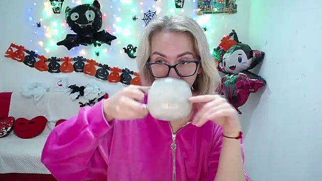 VasilisaSii online show from October 18, 2025, 5:10 am