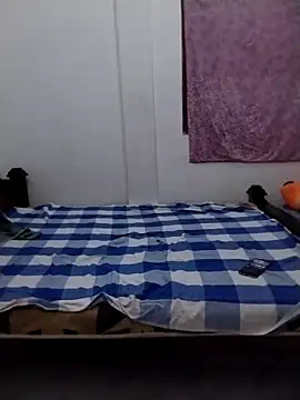 roundbunny online show from October 25, 2025, 5:08 pm