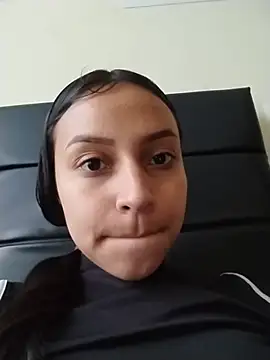 Snapshot of emma_ambar chatting on October 30, 2025, 4:19 pm emma ambar online show from October 30, 2025, 4:19 pm