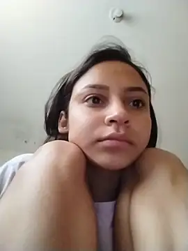 emma ambar online show from October 31, 2025, 5:03 pm