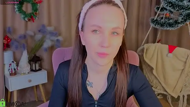 Wendy mm online show from December 15, 2025, 9:13 am