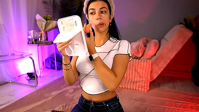 Snapshot of BetsyGonzale chatting on September 24, 2025, 4:05 am BetsyGonzale online show from September 24, 2025, 4:05 am