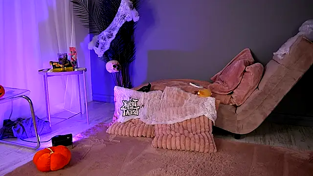 BetsyGonzale online show from October 29, 2025, 4:59 am