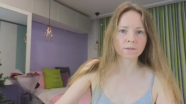 JanePearl online show from January 17, 2025, 7:49 pm